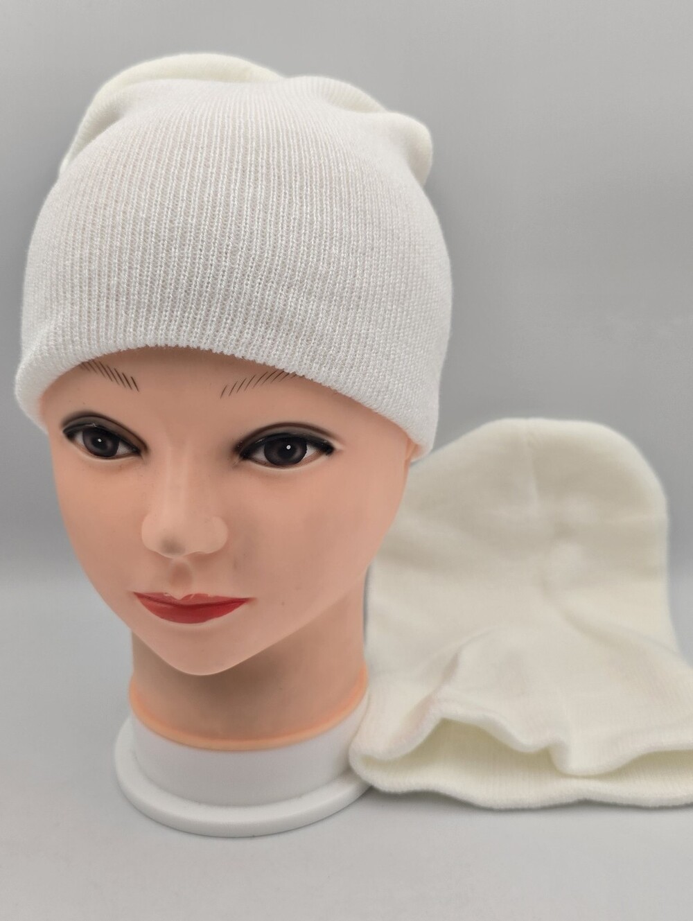 NWOT Unbranded 2 White Solid Knit Acrylic Beanies